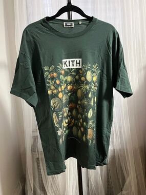 KITH.  Dark Green Vintage-Fit t-Crew Neck Shirt.  Sz. M
